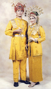 Download this Riau Pakaian Adat Nusantara Melayu Tradisional Indonesia picture